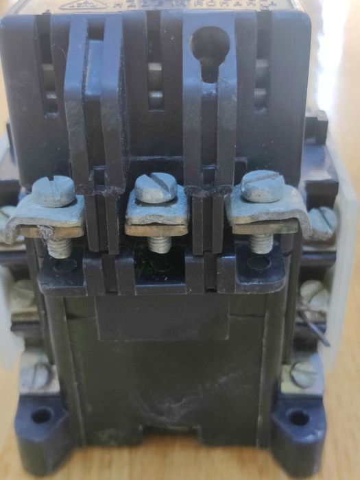 Vând contactor 32A - 500V