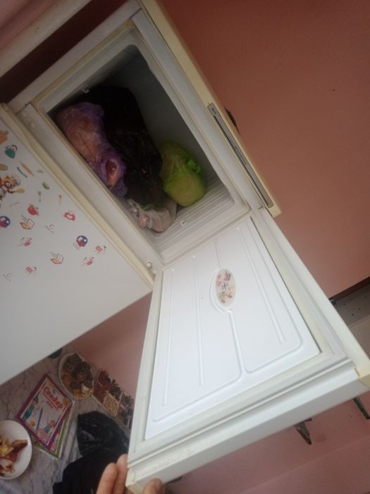 Холадилник нормални все работает