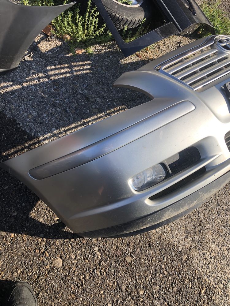 Предна броня за toyota avensis 2003 - 2009 г