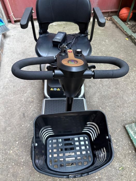 Scuter pentru persoane cu dizabilități