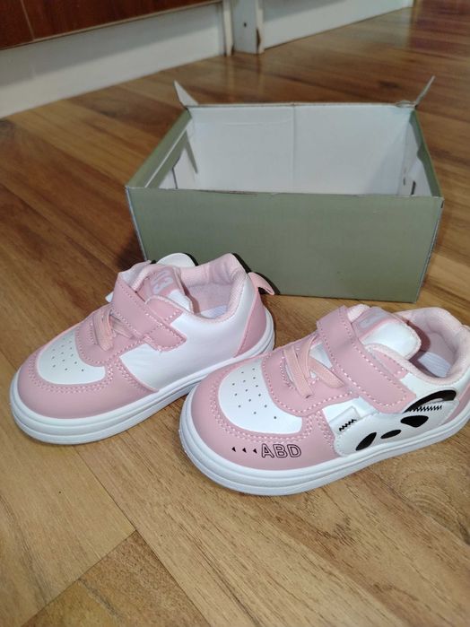 Чисто нови детски маратонки 14.5см стелка