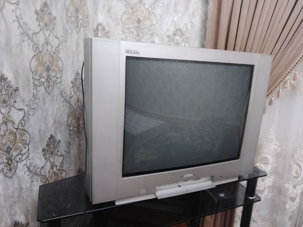Телевизор 72 екран сотилади