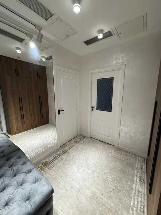 Сдается квартира Яшнабадский р-н Махтумкули 2/2/8 ID09