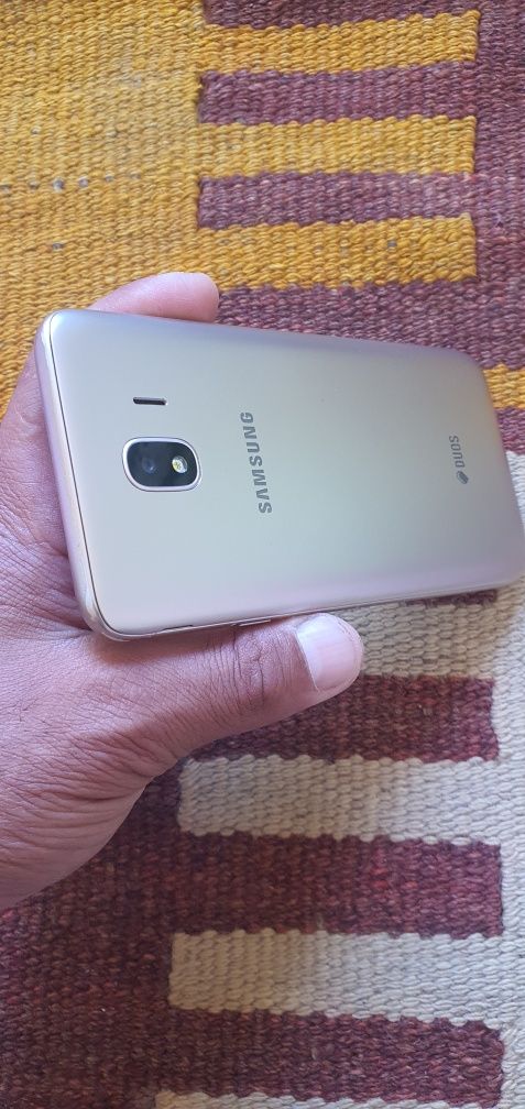 Телефон Samsung J4 2019