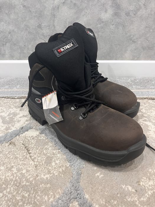Продам рабочую обувь 44 размер новая