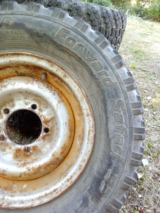 Гуми и джанти за УАЗ