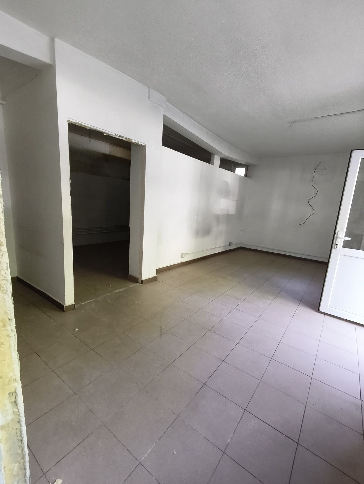 Spatii comerciale/birouri cu impact stradal