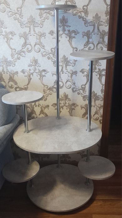 Продамстеллажи для цветов