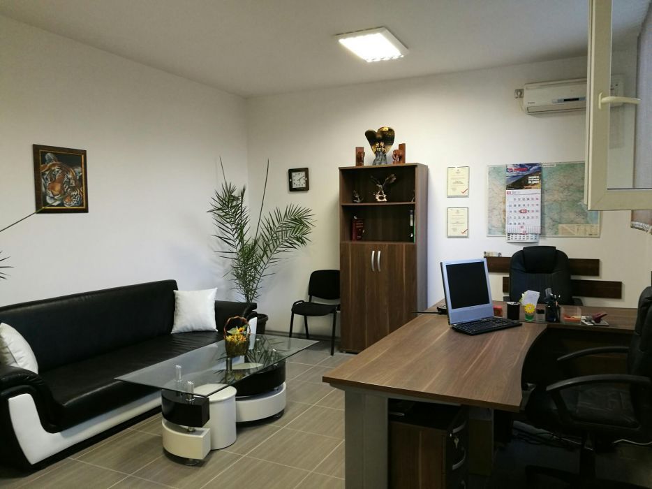 Продава се Промишлена сграда в Хасково, Промишлена зона - Изток - 360 кв.м за 889 €/кв.м - Снимка #1