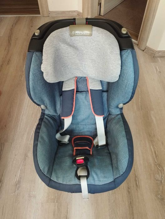 Продавам столче за кола Maxi cosi