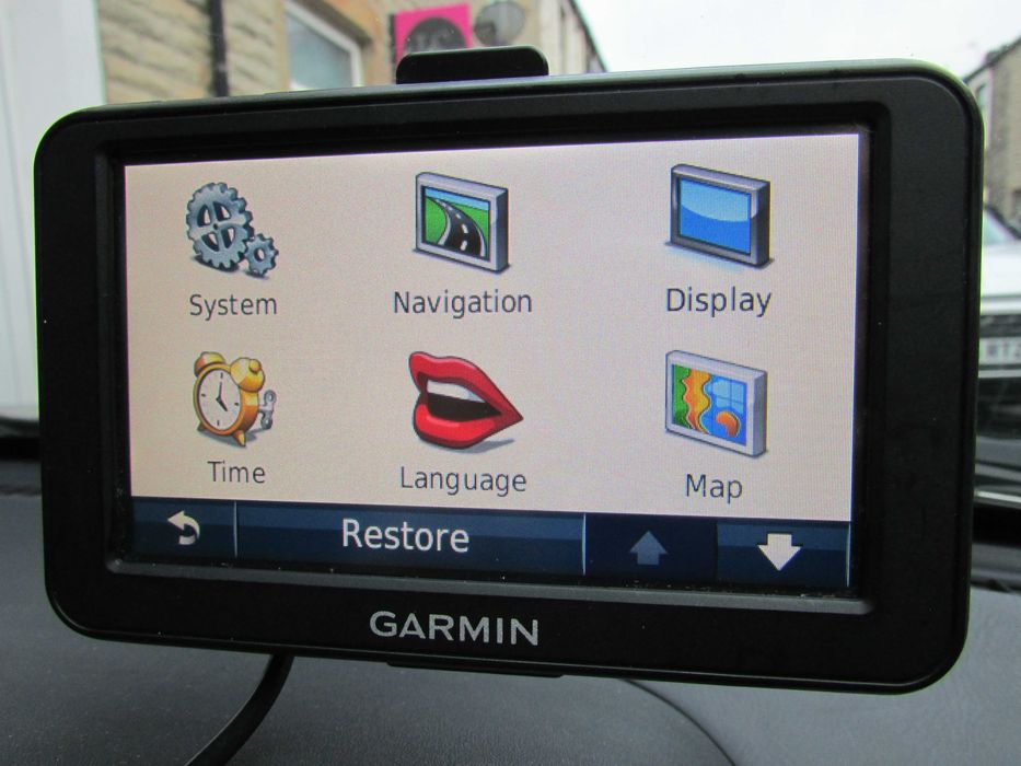 Навигация Garmin nüvi 40