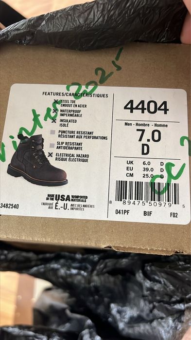 Продаю ботинки зимние, летние, зимняя куртка