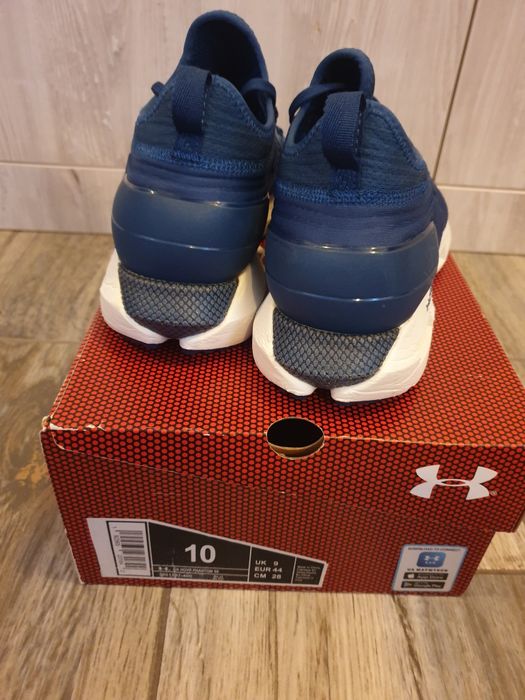 Under armour hovr phantom SE