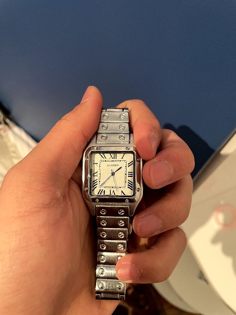 Продается часы Cartier