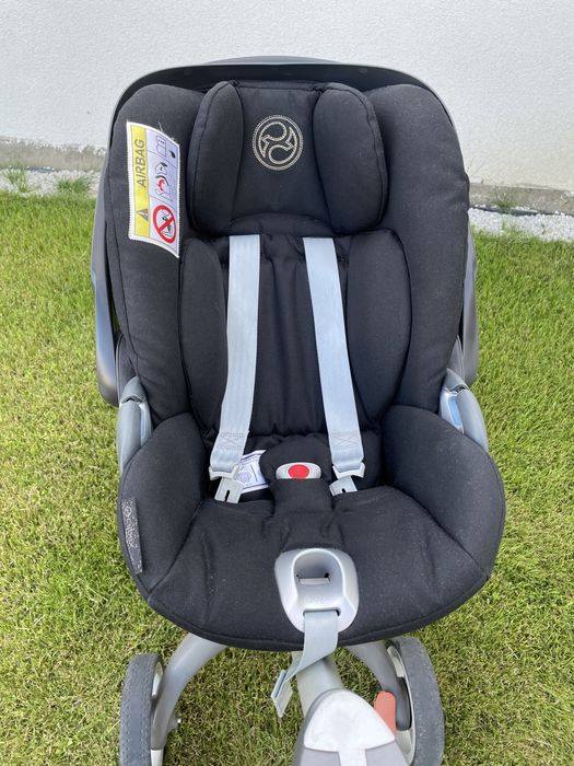 Vand scoica Cybex tip landou month 0+