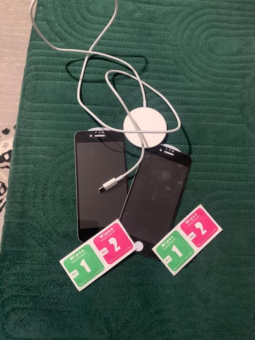Vând folie×2 de sticla iPhone 8