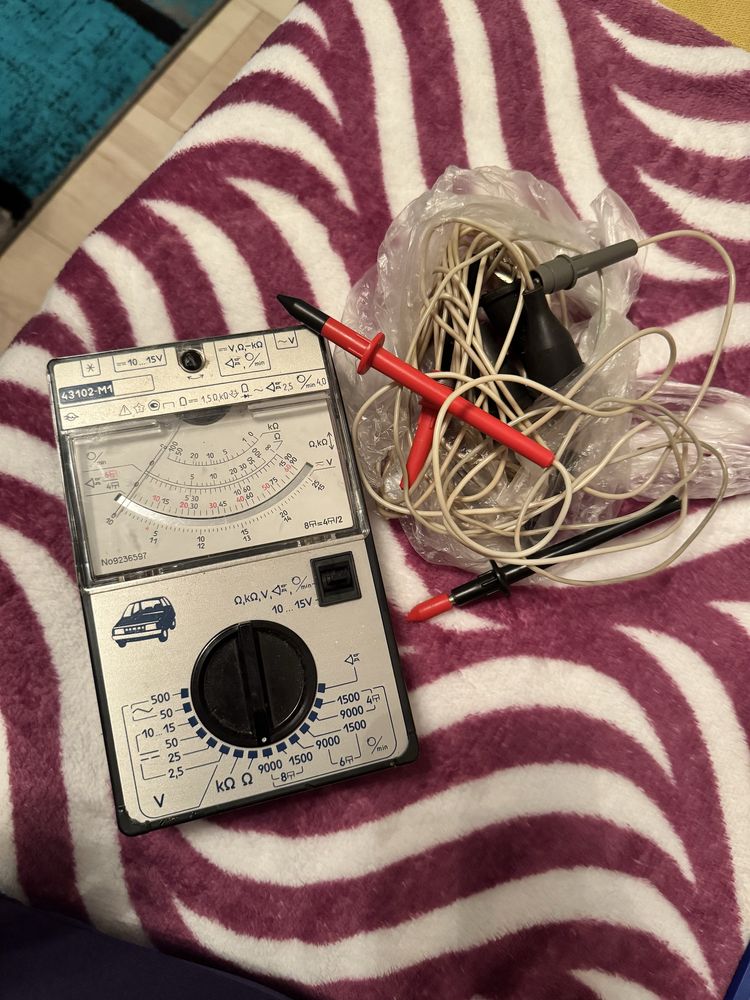 Multimetru analog