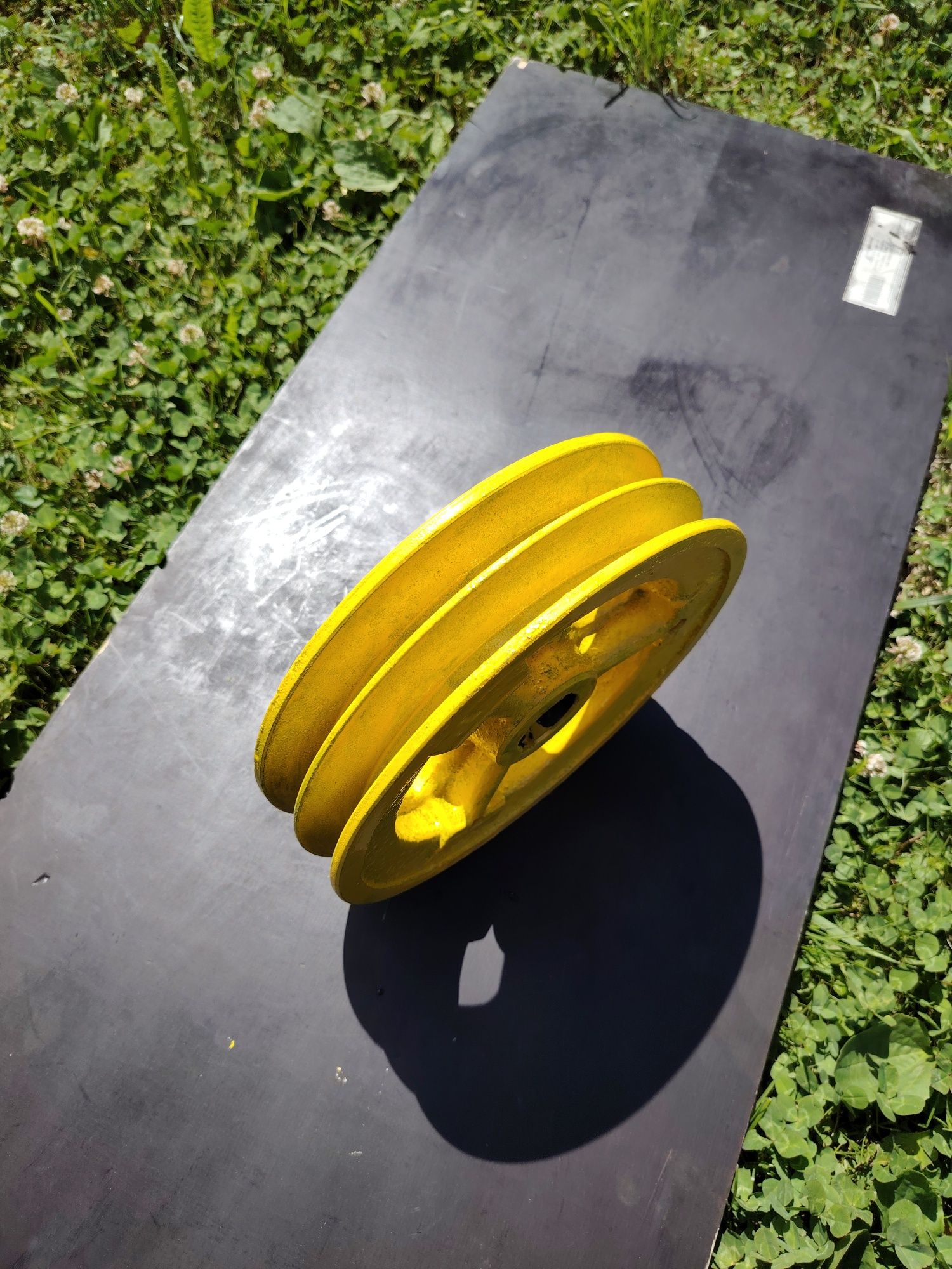 Vând fulie 230 mm