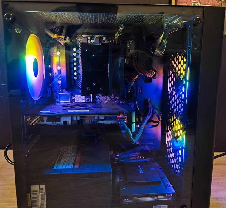Мощен гейминг PC с Ryzen 7 700, нови части и гаранция, Windows 11 Pro