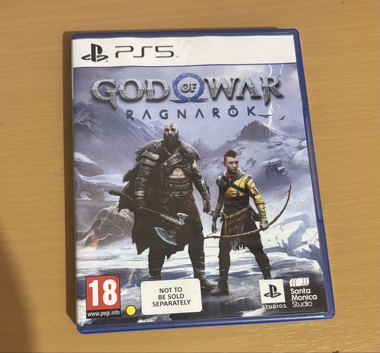 PS5 + 4 игри + FC26 дигитална – Отлично състояние