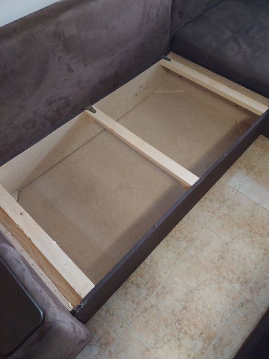 Разтегателен диван