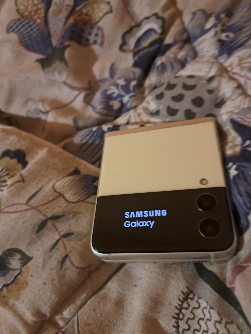 Samsung flip 3 5g ecran mare defect