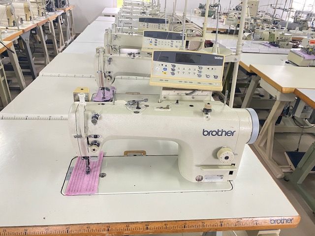 Masina de cusut liniar  BROTHER S-7200A405