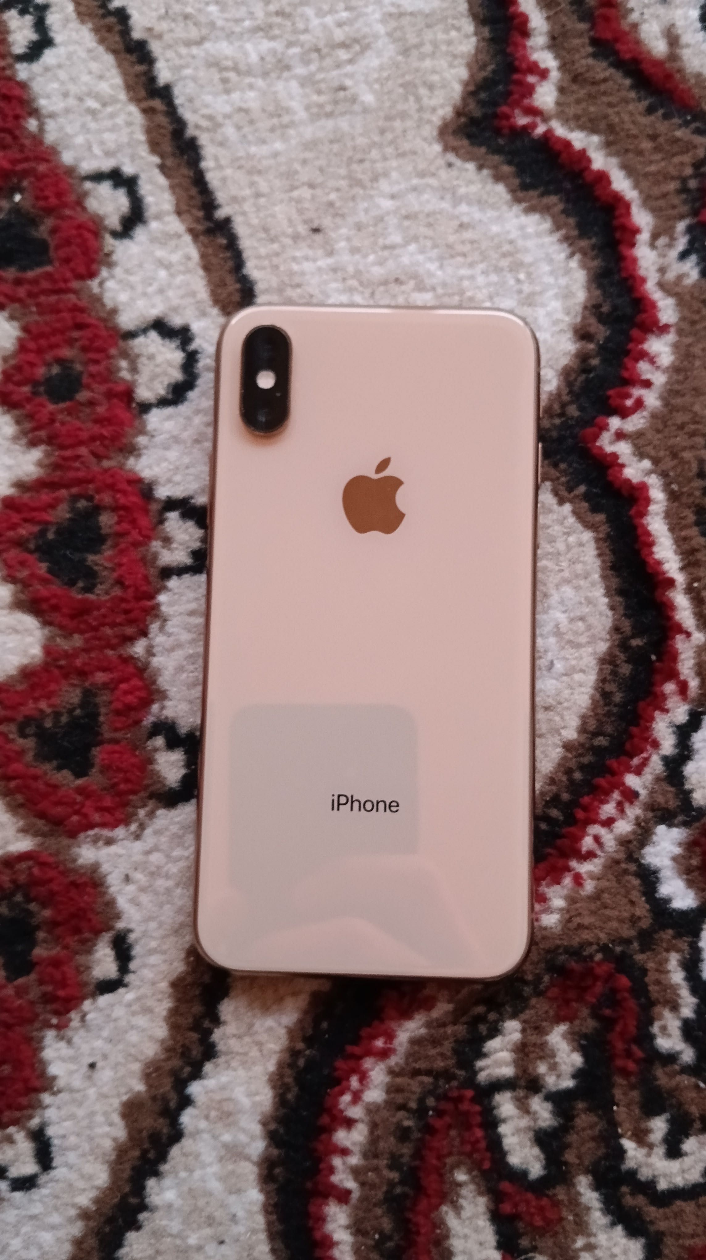 IPhone XS holati yahshi