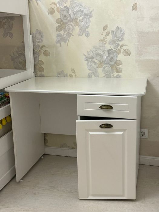 Срочно продам стол письменный мдф за 40000 ттг!