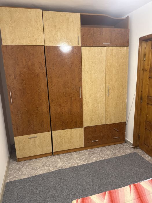 Inchiriez apartament zona miorita liceul Karpen