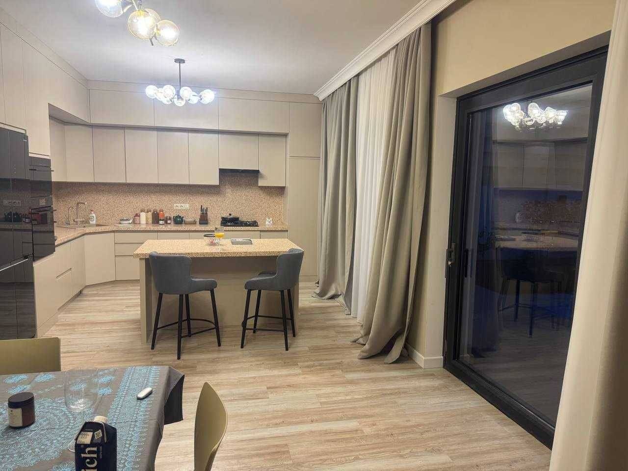 СРОЧНО Сдается шикарный дом рядом с махаллей Амир Темур ( н395 )