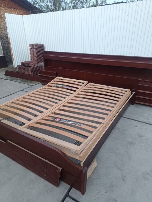 Vând dormitor complet fără mobilă