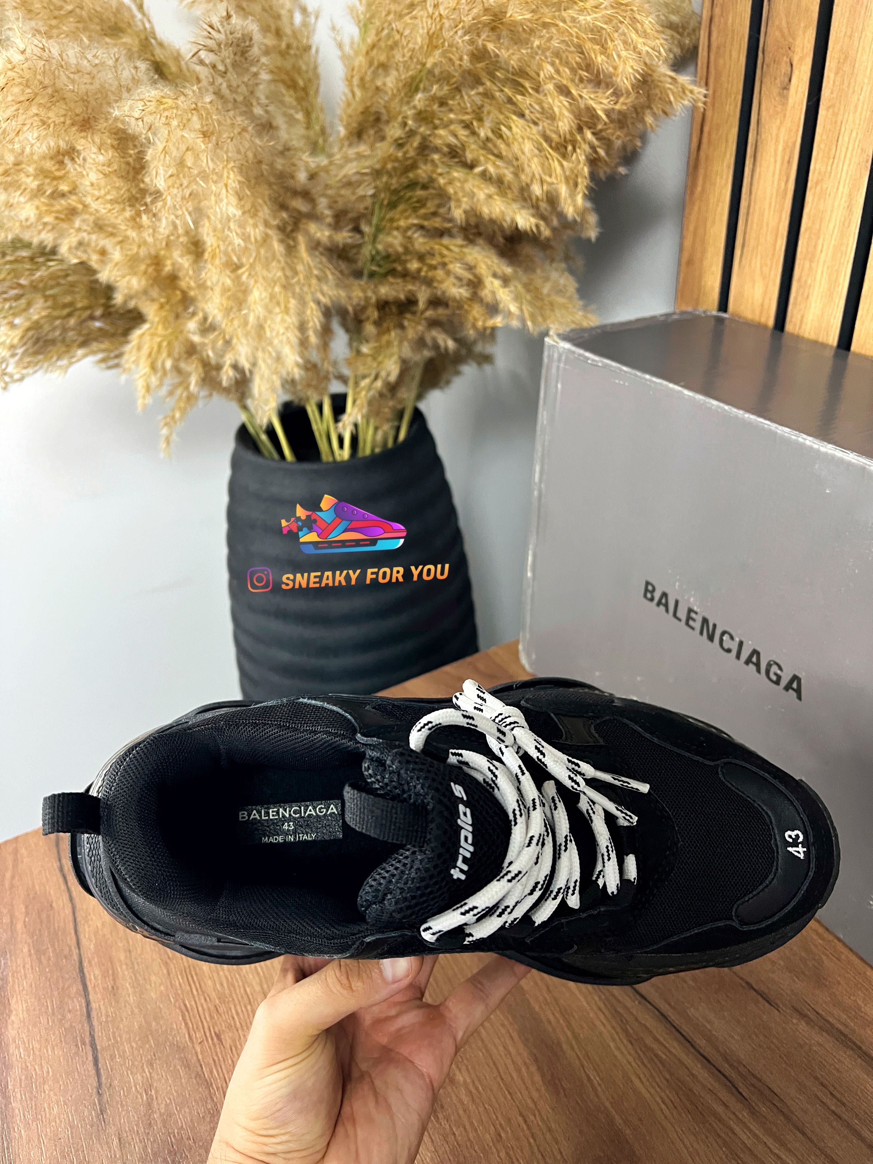 38-44 Balenciaga Triple S Black