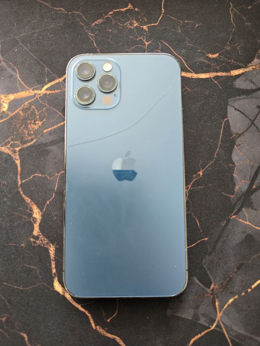 iPhone 12 Pro 256 GB 70% батерия.