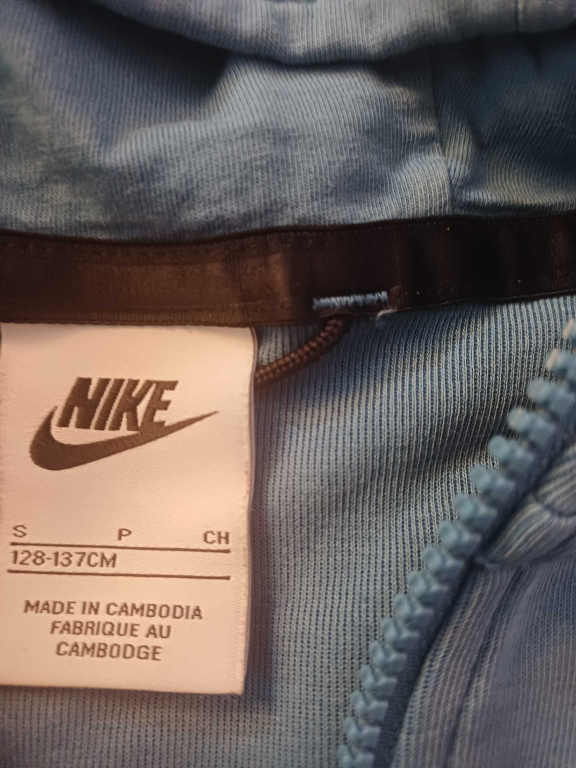 Nike Tech 8-10г.