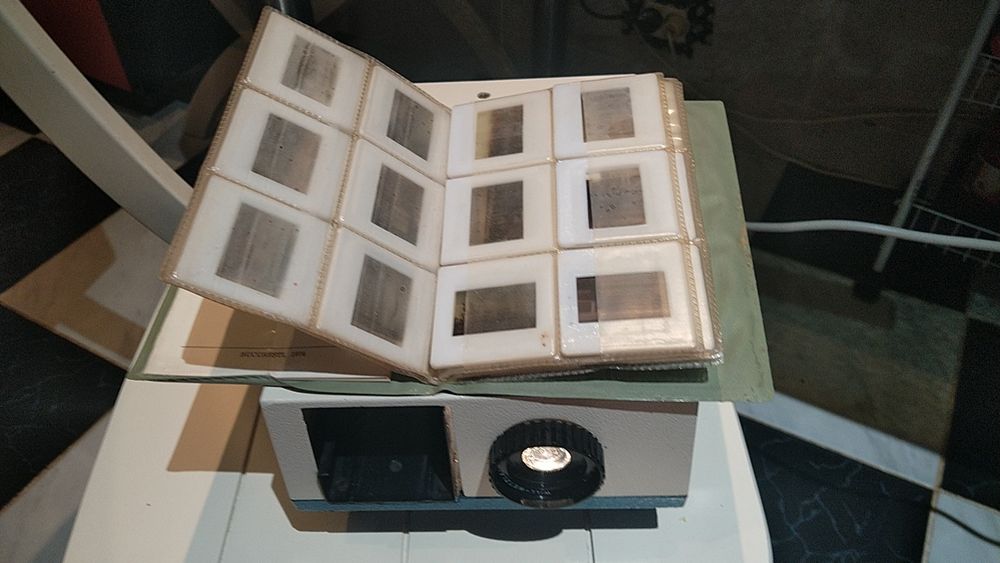 Aparat diapozitive + album diapozitive