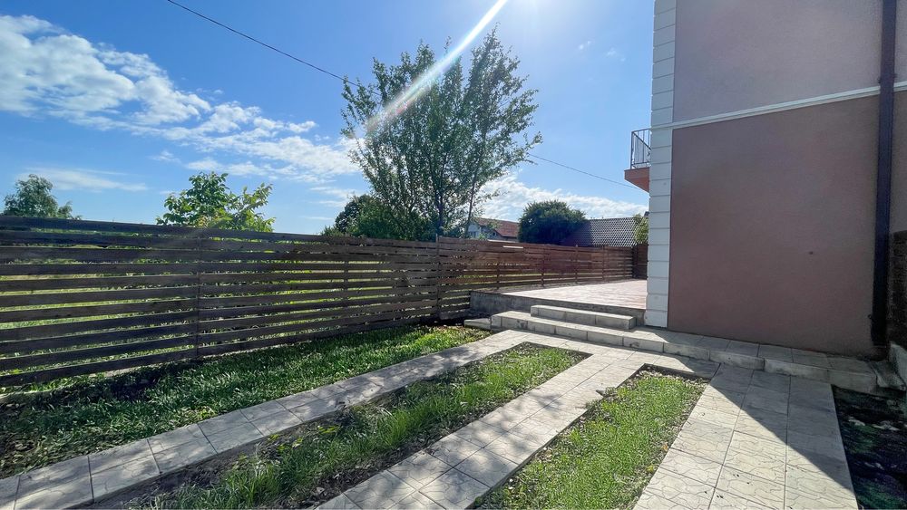 P.F. Inchiriez casa  tip duplex cu 3 camere , curte si parcare proprie