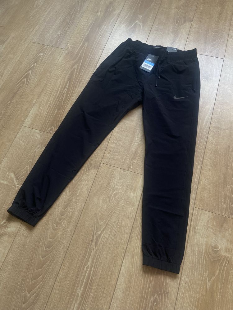 Pantaloni Trening Nike marimea M,L,XL,XXL