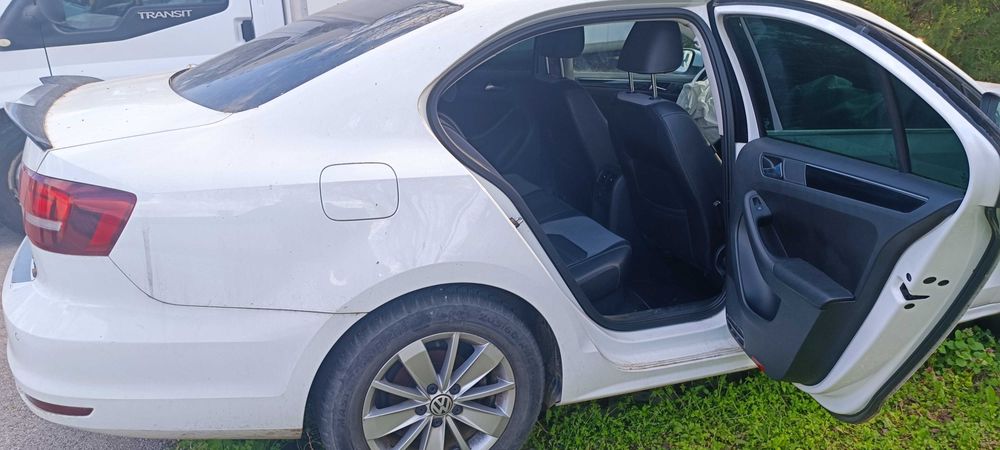 VW Jetta 2.0 TDI Bluemotion Highline