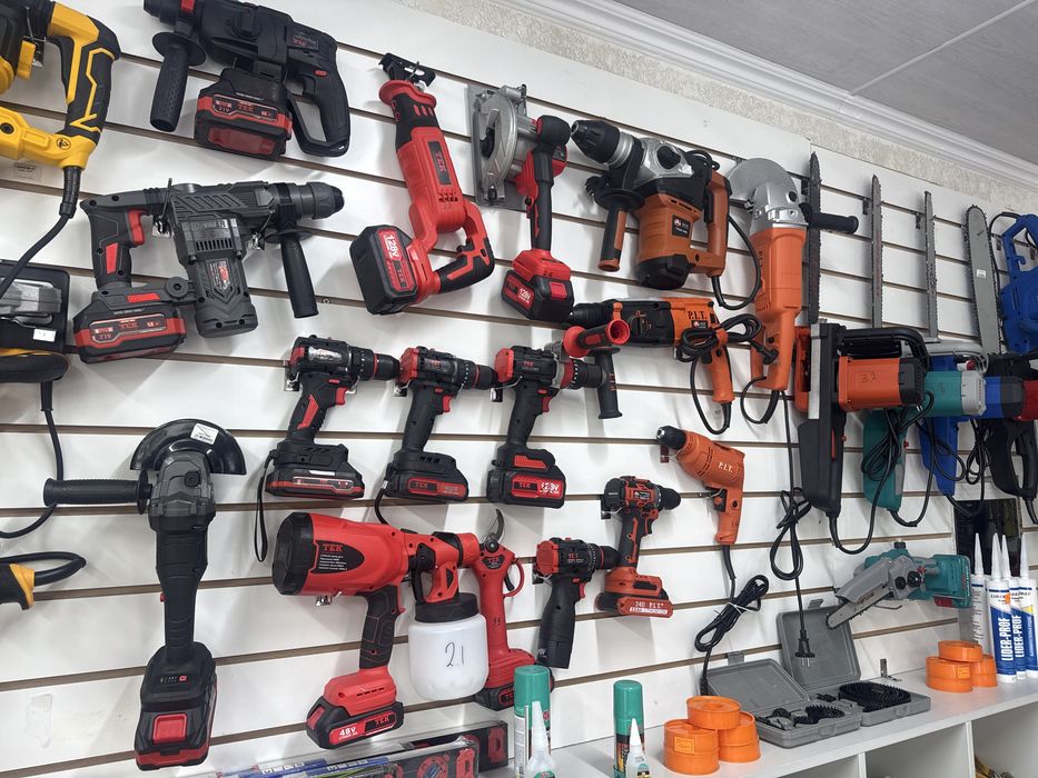 Шуруповерт дрель