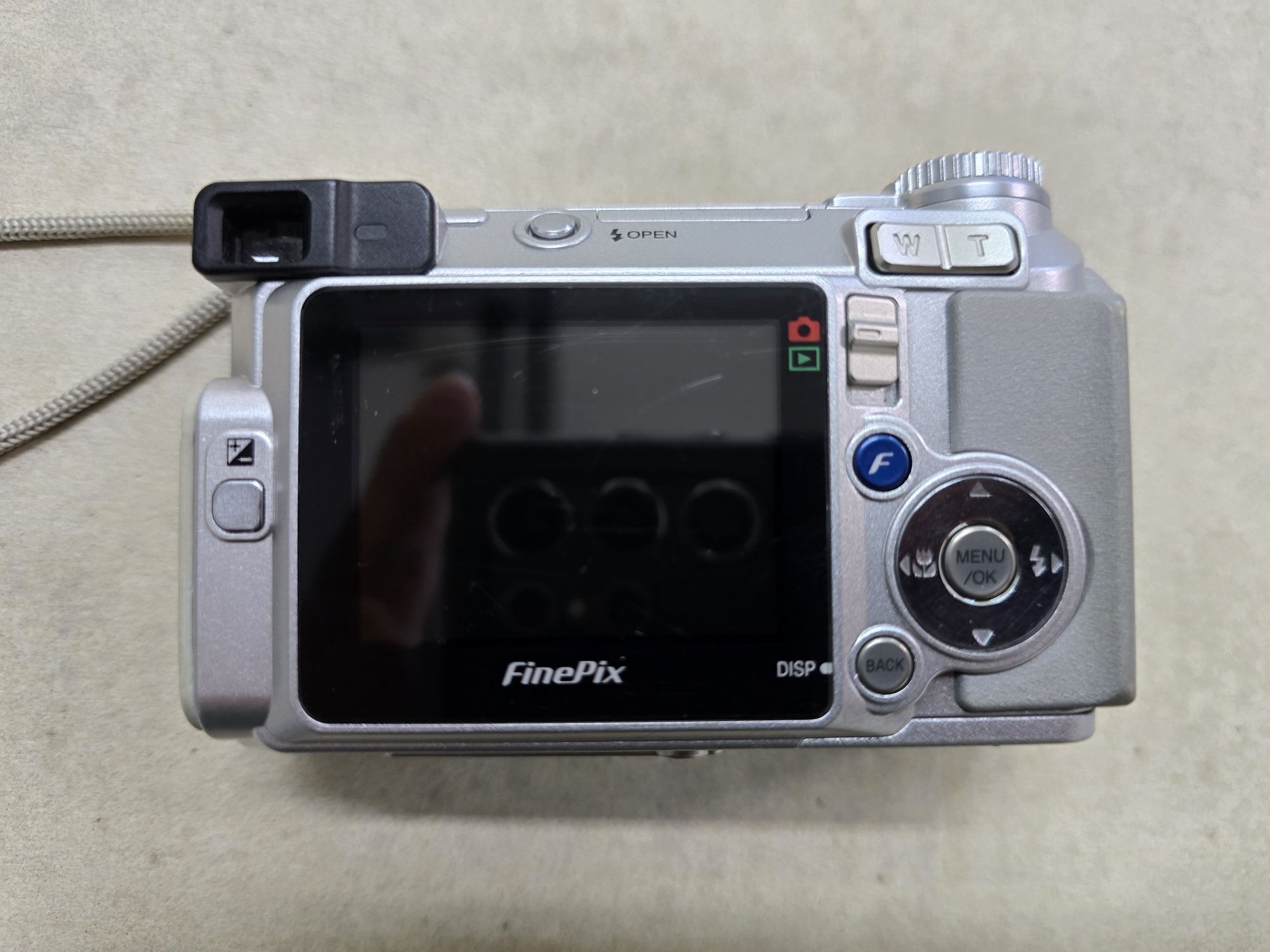 FujiFilm E500 компактен цифров фотоапарат