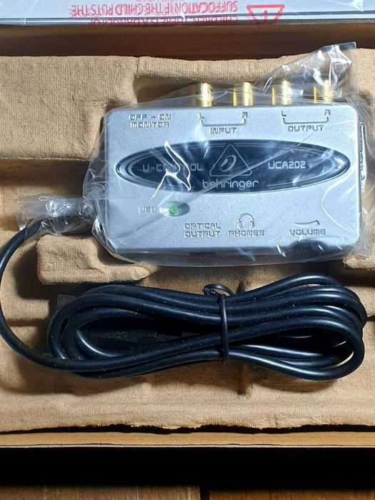 Звуковая карта Behringer UCA202 U-CONTROL