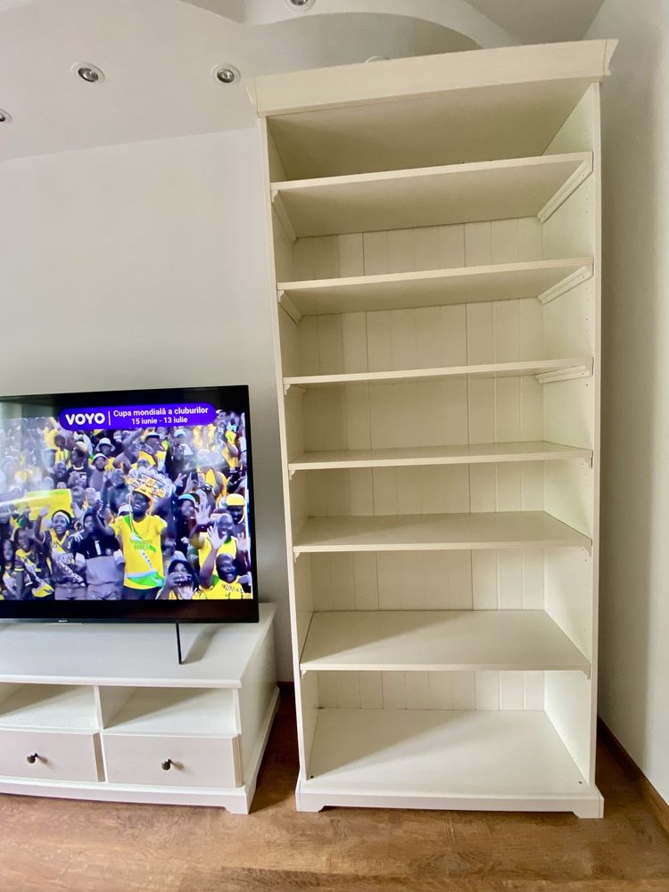 Mobilier IKEA alb - comoda TV & biblioteca
