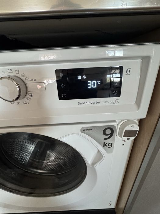 Пералня Whirlpool 9 кг – Inverter – Тиха – Отлично състояние
