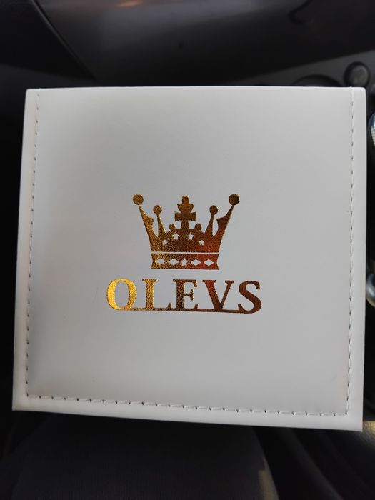 Продавам OLEVS нов часовник