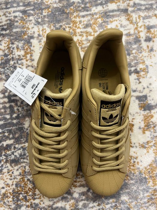 Продам кроссовки 42 размер Adidas Superstar