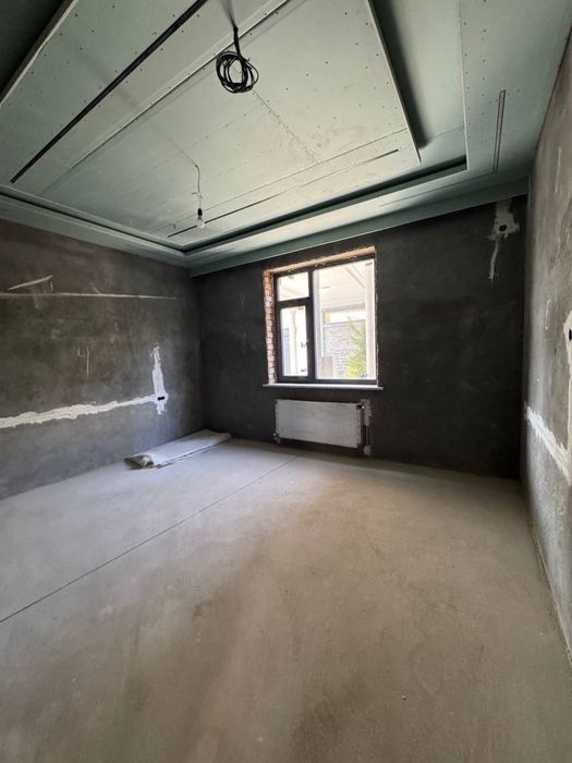 ПРОДАЕТСЯ ДОМ на Исломобод махалля 2.5 соток коробка