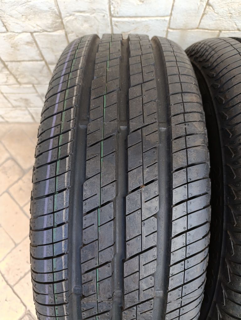 Нови гуми за Микробус 235/65/16 С Continental