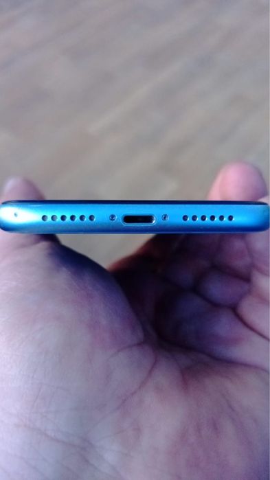 Продам Айфон Xr 128g