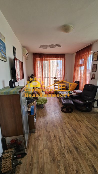 Продава се Тристаен апартамент в Бургас, Сарафово - 100 кв.м за 1350 €/кв.м - Снимка #1
